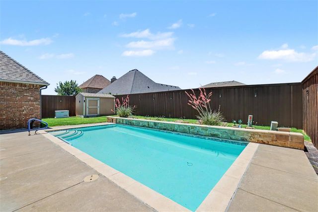 2605 SW 68th St, Lawton, OK 73505