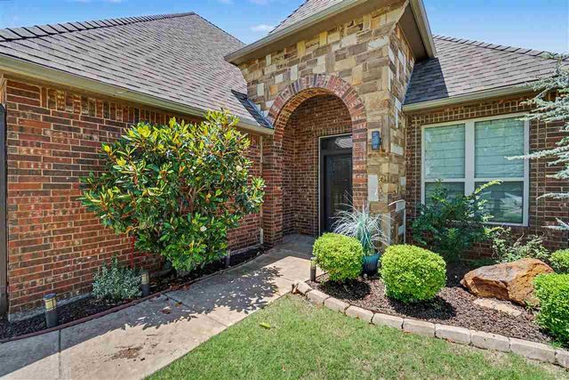 2605 SW 68th St, Lawton, OK 73505