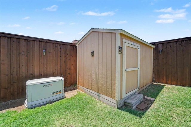 2605 SW 68th St, Lawton, OK 73505