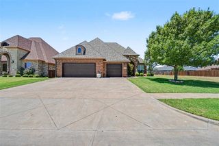 2605 SW 68th St, Lawton, OK 73505