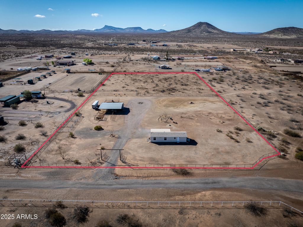 45409 W LURAY Road, Wickenburg, AZ 85390