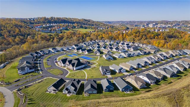 263 Liberty Blvd, Cecil, PA 15317