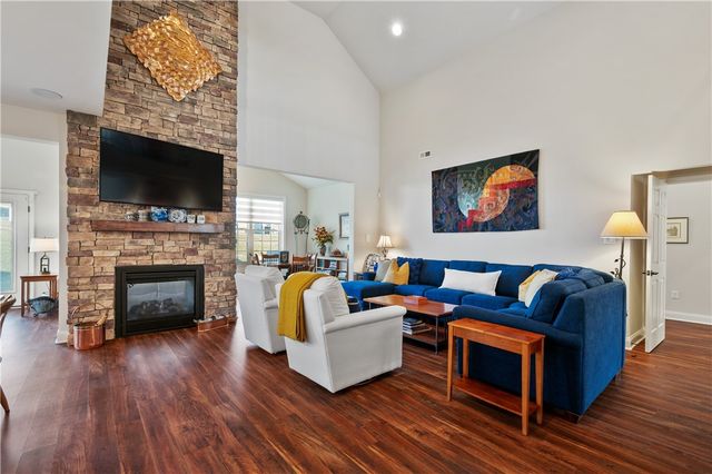 263 Liberty Blvd, Cecil, PA 15317