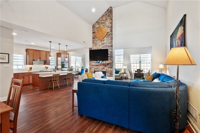 263 Liberty Blvd, Cecil, PA 15317