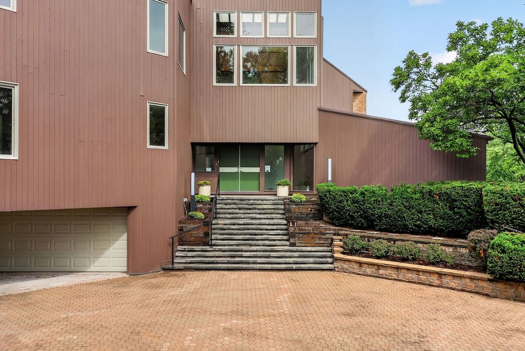 42 Royal Vale Drive, Oak Brook, IL 60523 — photo 2