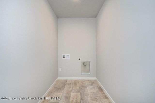 2905 Moccasin Drive, Dewitt, MI 48820