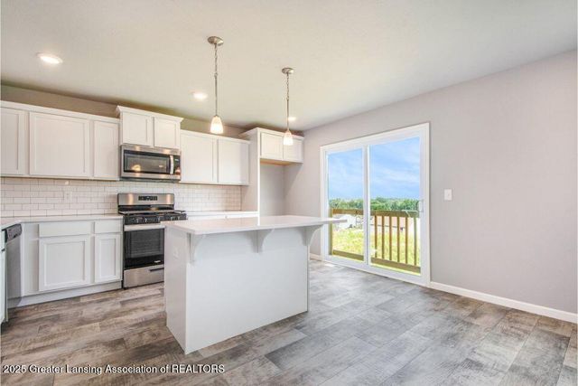 2905 Moccasin Drive, Dewitt, MI 48820