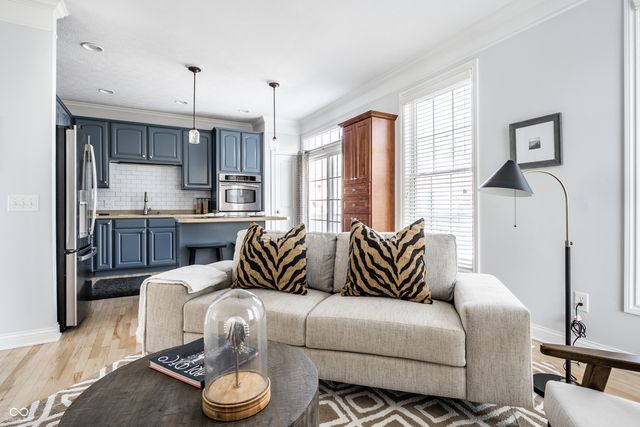 8635 Meridian Square Drive, Indianapolis, IN 46240