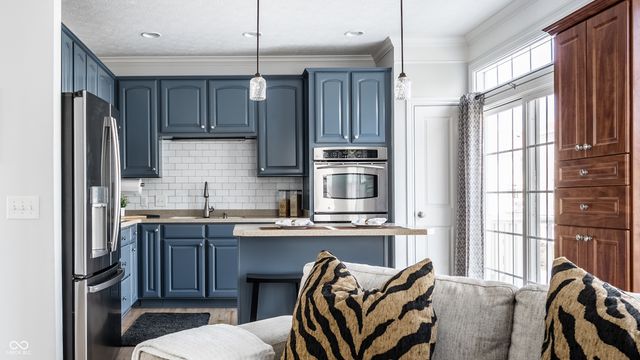 8635 Meridian Square Drive, Indianapolis, IN 46240