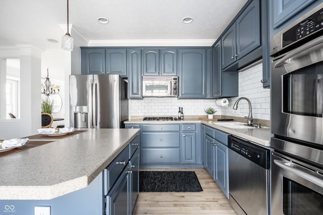 8635 Meridian Square Drive, Indianapolis, IN 46240