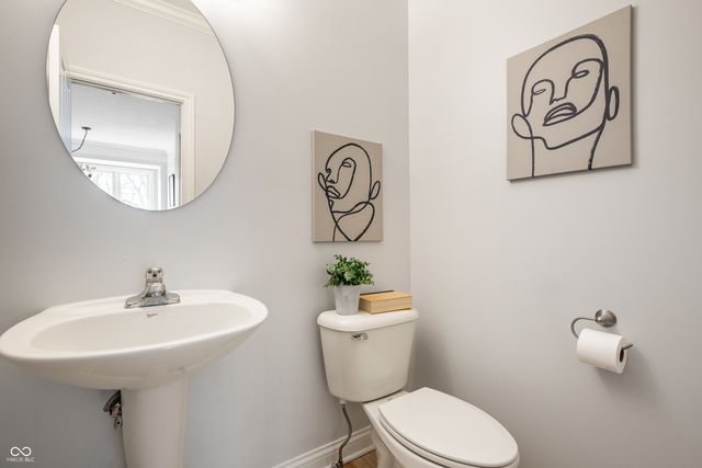 8635 Meridian Square Drive, Indianapolis, IN 46240