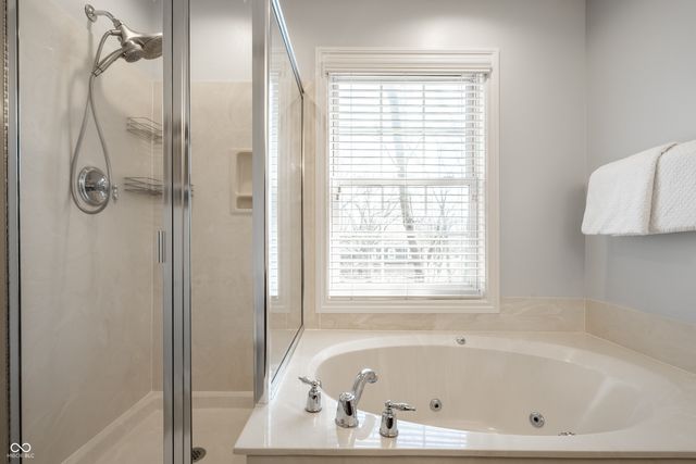 8635 Meridian Square Drive, Indianapolis, IN 46240