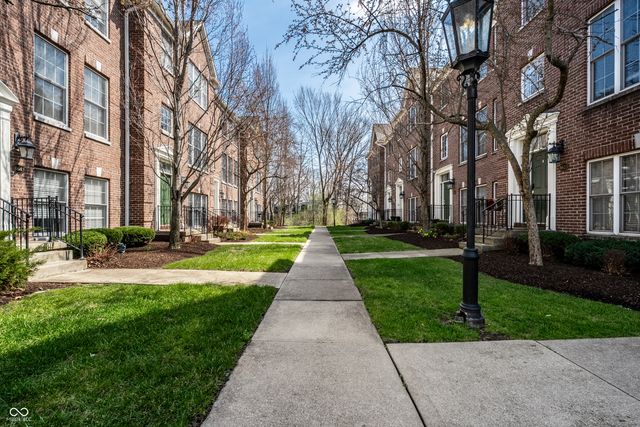 8635 Meridian Square Drive, Indianapolis, IN 46240