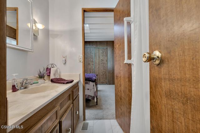 92 Poinsettia Gardens Drive, Ventura, CA 93004