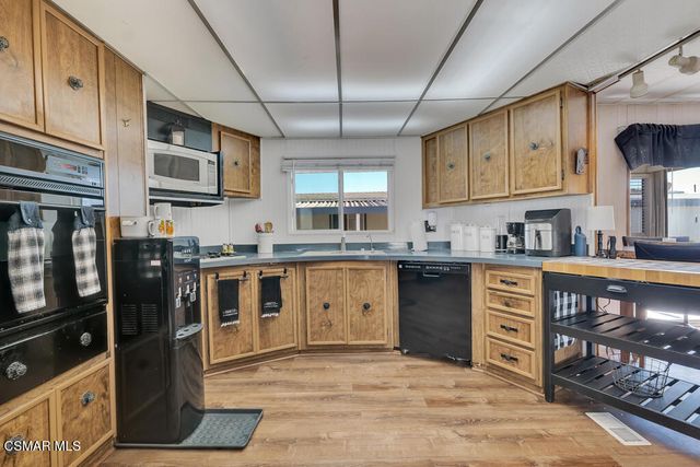 92 Poinsettia Gardens Drive, Ventura, CA 93004