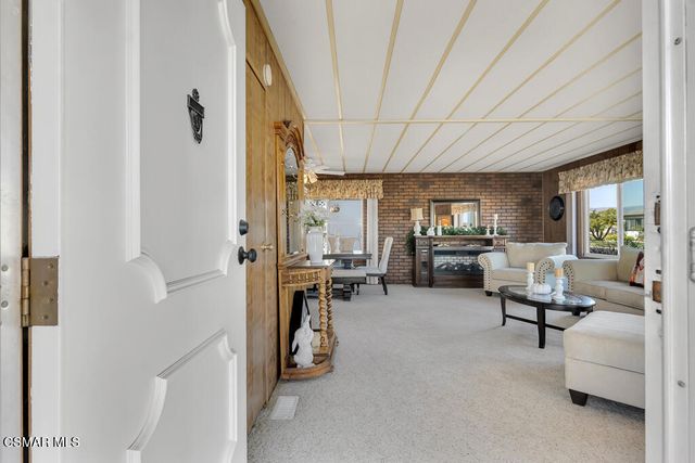 92 Poinsettia Gardens Drive, Ventura, CA 93004