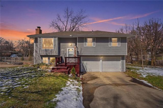 818 NE 115th Street, Kansas City, MO 64155