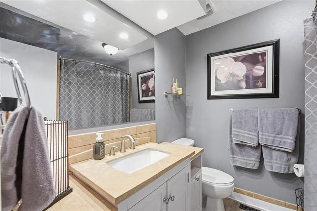 818 NE 115th Street, Kansas City, MO 64155