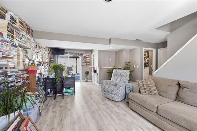 818 NE 115th Street, Kansas City, MO 64155