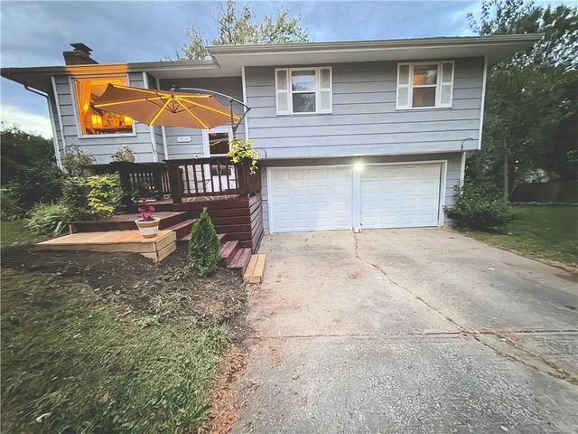 818 NE 115th Street, Kansas City, MO 64155