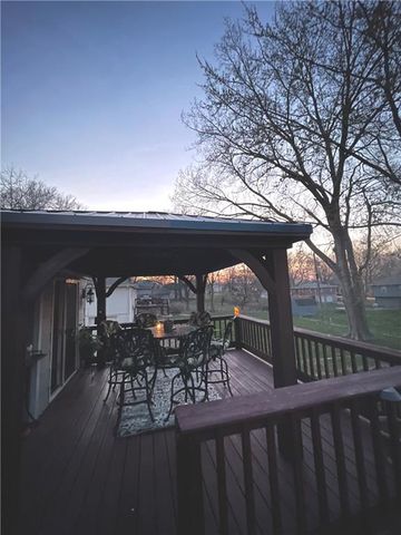 818 NE 115th Street, Kansas City, MO 64155