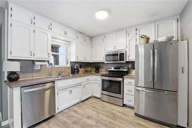 818 NE 115th Street, Kansas City, MO 64155