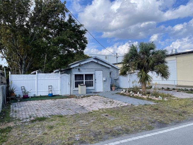 109 NW Eller St, Deerfield Beach, FL 33441