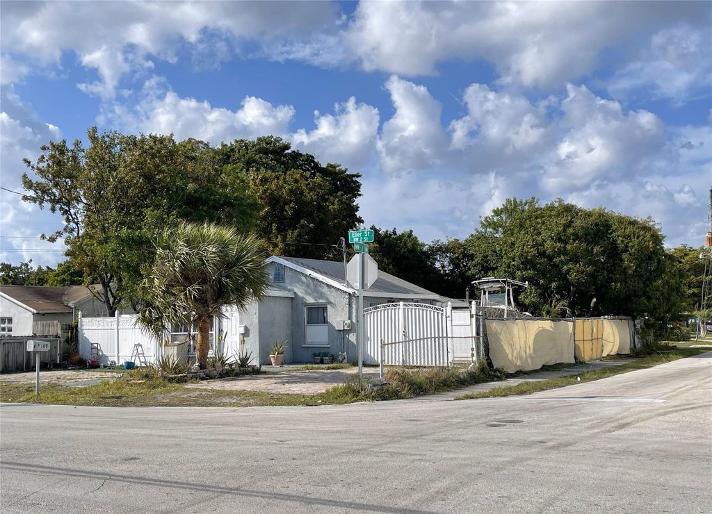 109 NW Eller St, Deerfield Beach, FL 33441