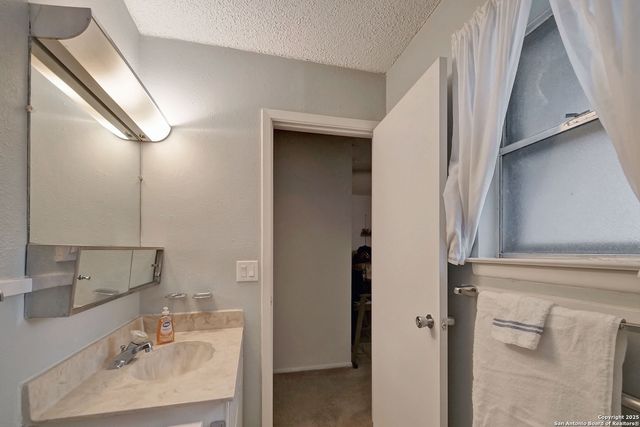 9602 Gold HL, San Antonio, TX 78245