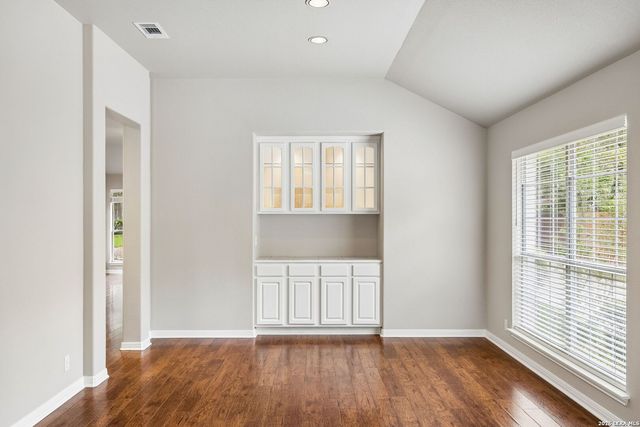 1784 OAK FOREST DR, New Braunfels, TX 78132
