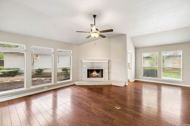 1784 OAK FOREST DR, New Braunfels, TX 78132