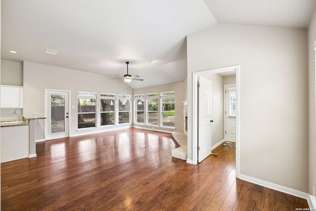 1784 OAK FOREST DR, New Braunfels, TX 78132