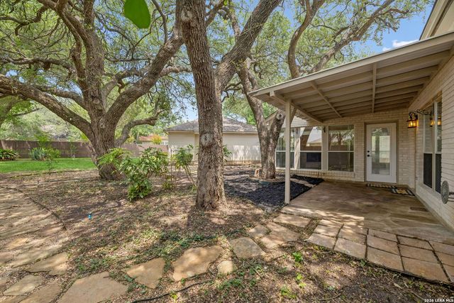1784 OAK FOREST DR, New Braunfels, TX 78132