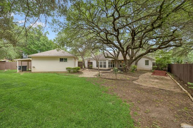 1784 OAK FOREST DR, New Braunfels, TX 78132