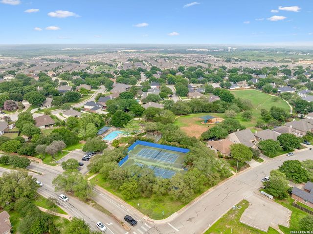 1784 OAK FOREST DR, New Braunfels, TX 78132