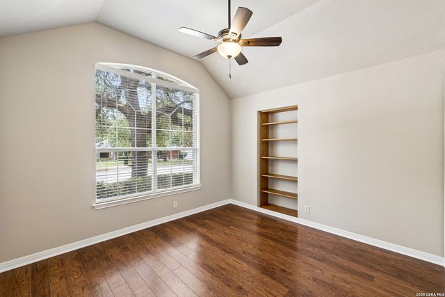 1784 OAK FOREST DR, New Braunfels, TX 78132