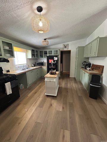 1256 W Court, Piggott, AR 72454