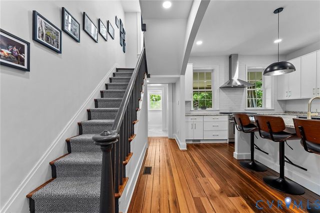 2204 E Broad St, Richmond, VA 23223