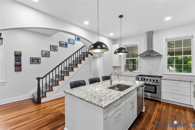 2204 E Broad St, Richmond, VA 23223