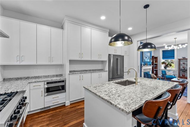 2204 E Broad St, Richmond, VA 23223