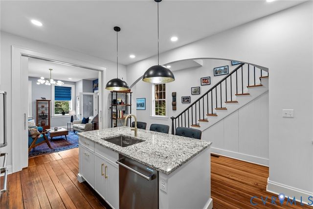 2204 E Broad St, Richmond, VA 23223