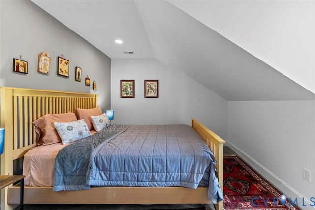 2204 E Broad St, Richmond, VA 23223