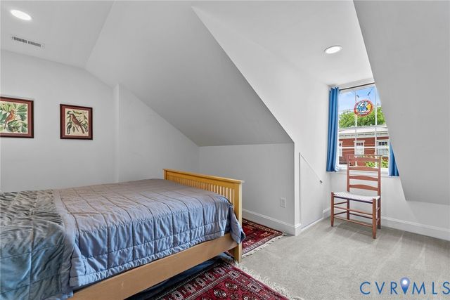 2204 E Broad St, Richmond, VA 23223