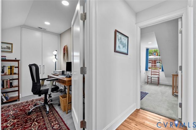 2204 E Broad St, Richmond, VA 23223