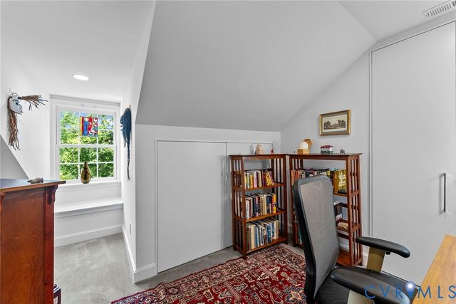 2204 E Broad St, Richmond, VA 23223