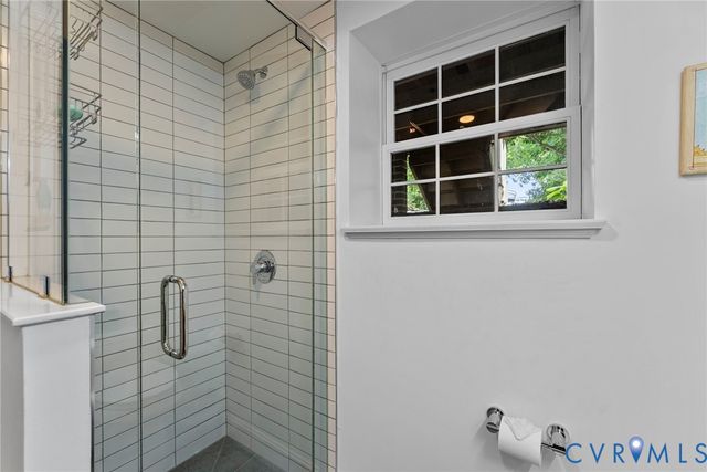 2204 E Broad St, Richmond, VA 23223