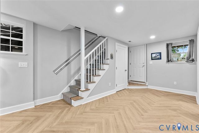 2204 E Broad St, Richmond, VA 23223