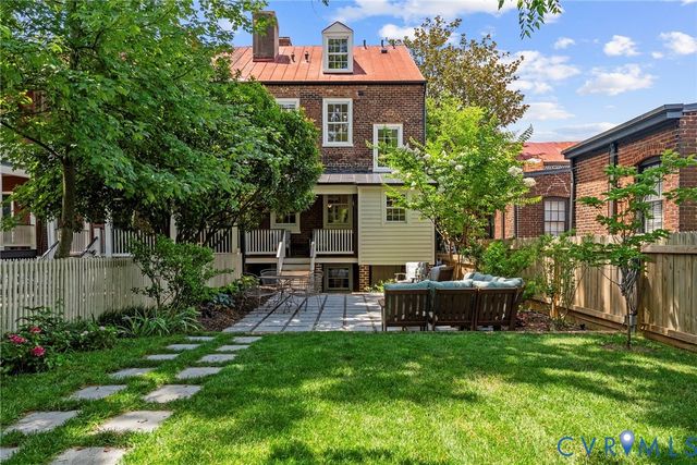 2204 E Broad St, Richmond, VA 23223
