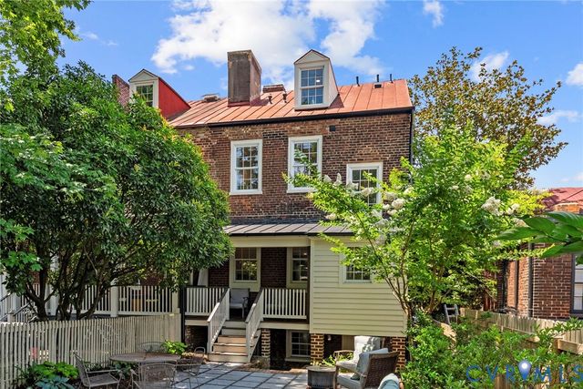 2204 E Broad St, Richmond, VA 23223