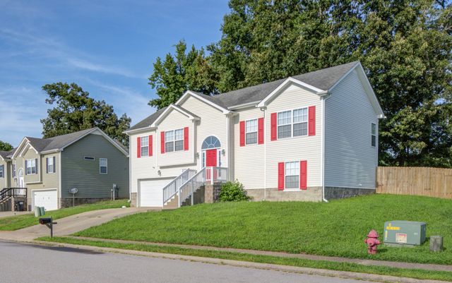 1371 CONSTITUTION DR, Clarksville, TN 37042